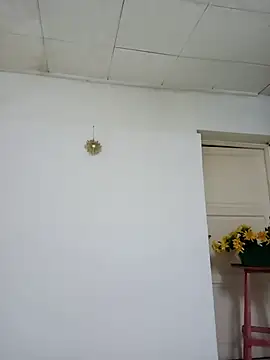 capriflow - Capriflow's free webcam - UK Sex Cams