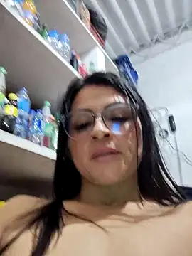 linda_lars (G milf) - Naked at work