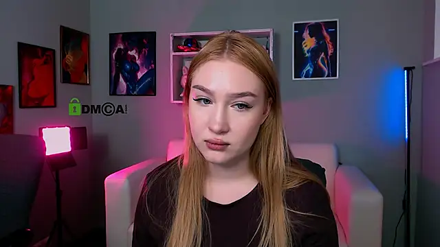 playful_sophie (F teen) - show panties