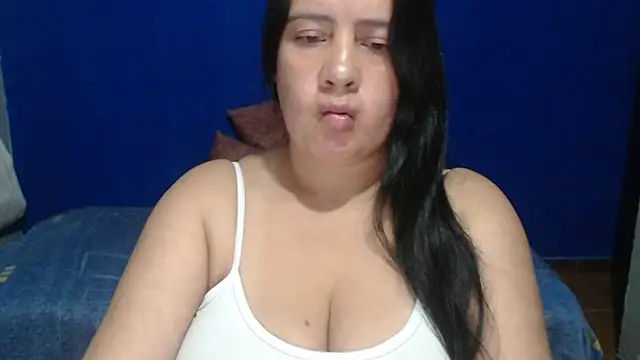 Webcam Model (matuurebigboobs)  is live.Free join now!