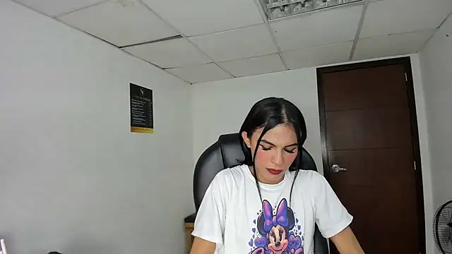 Aisha_hotts777 webcam