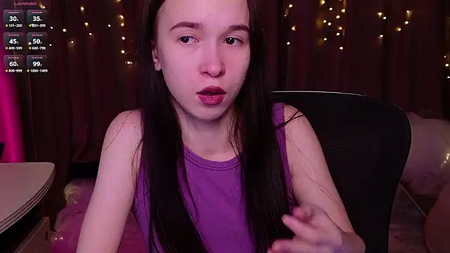 lilithstrangfor (F teen) - topless