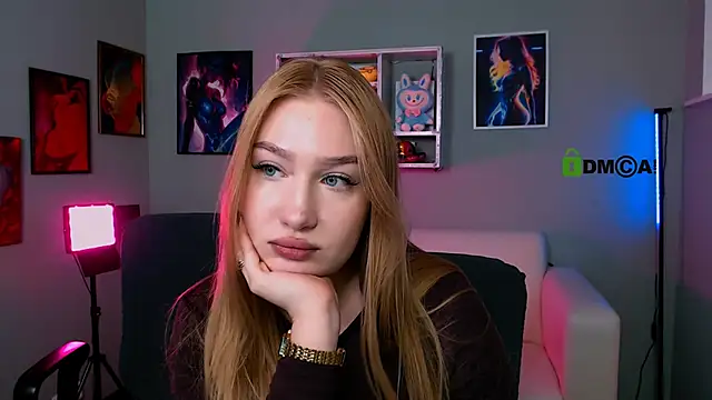 playful_sophie (F teen) - show panties