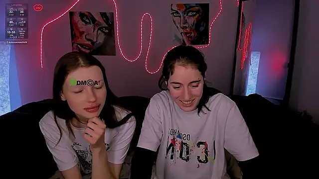 khloebeauty (Ask my age) - flash boobs