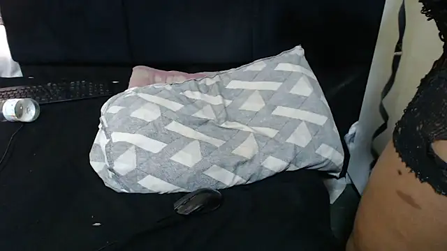 SweetHotBabby18 webcam