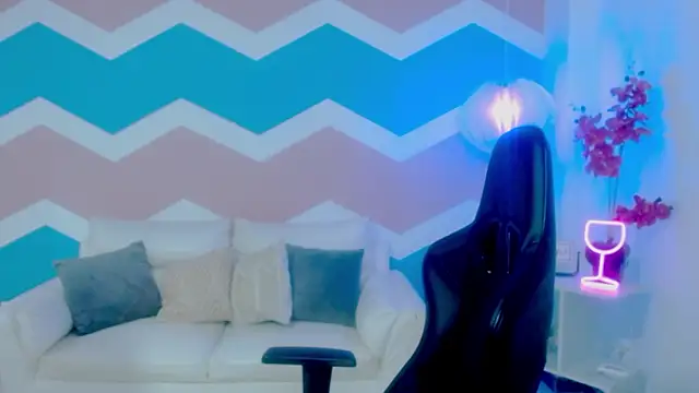 amara_brunette webcam