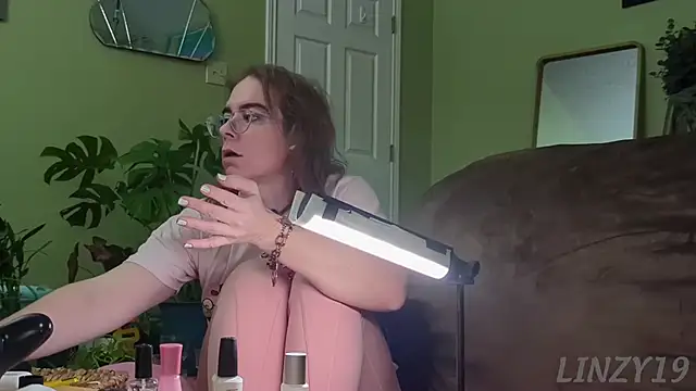 linzy_19 - Linzy_19's free webcam - UK Sex Cams