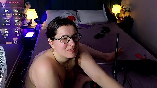 peneloppa_star (F teen) - I hope your wife doesn't hear😏💦🥵