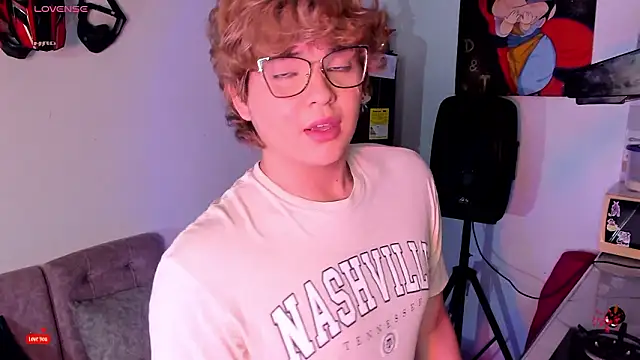 adam_angelssss (M twink) - hard cock