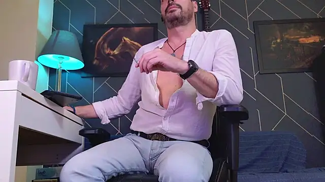 chriskox (Ask my age) - My cock need pleasure, - worship