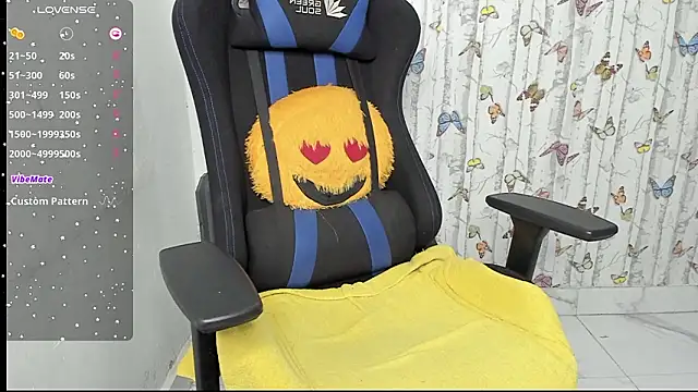 smiley_riya (F young) - Oliy Boobs tease & 4 min ctr :fire: