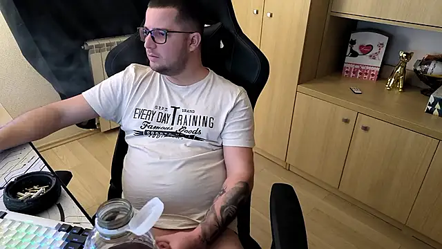 kevinnlovelly webcam