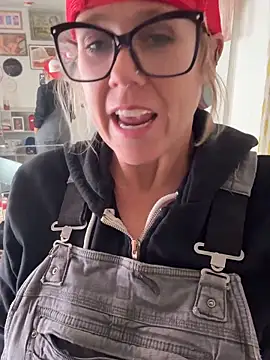 goodgirlbabydoll (F milf) - Top off!