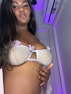 noa_adams (F young) - Let See that Outfit ✨