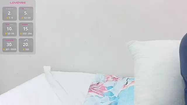 yourcuteneighbourr webcam