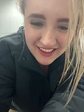 Webcam Model (Isabel_Noir)  is live.Free join now!