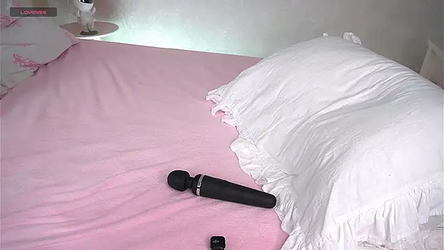 dawnacreman (F teen) - TOY in panties