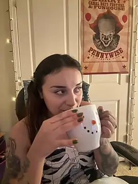 CharmingMaddie webcam