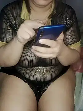 Curvymoza webcam