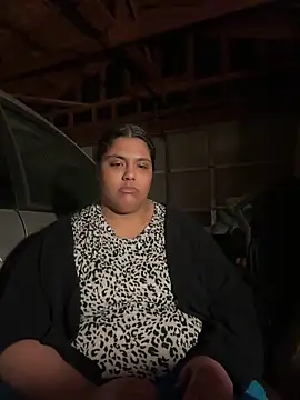 1n0nlythroat Live Webcam on Stripchat