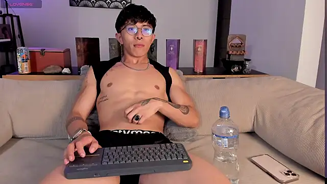 im__thomass (M young) - twerk sexy with delicious ass