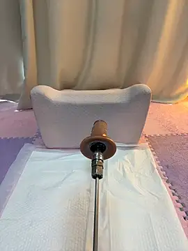 nicole77-baby (F young) - 足交 震动奶夹