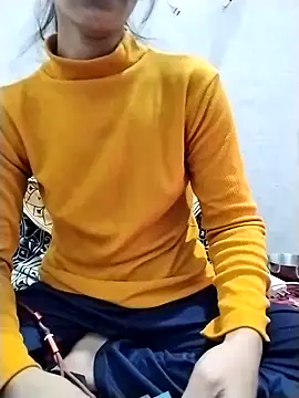 cute-naavya (F young) - Big dream small house 🏡