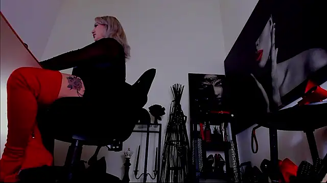 MistressDemi webcam