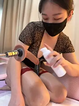 nicole77-baby (F young) - 足交 震动奶夹