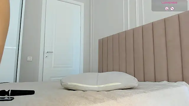 mei_lean (F teen) - Spanks :devil: