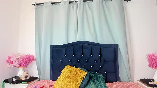 Inaya_Khalifa webcam