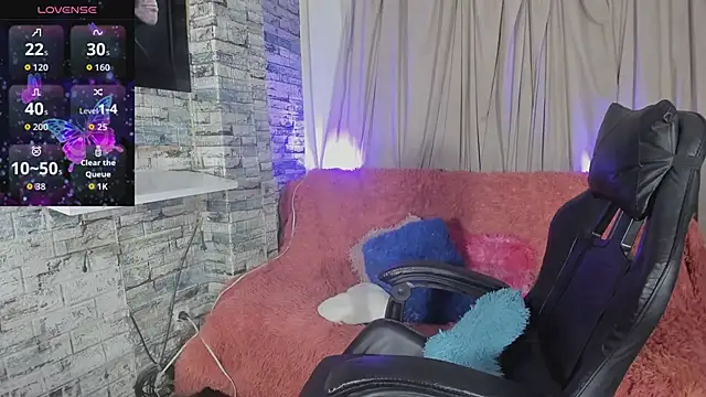 kitty_queen10 (T young) - please Kitty put in ur machine in the as