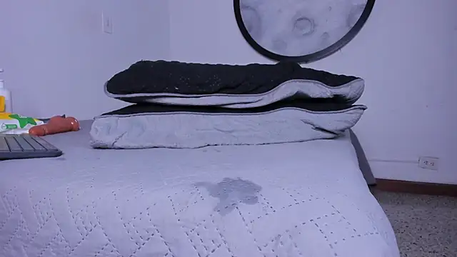 euphoria_07 (F young) - play with tits