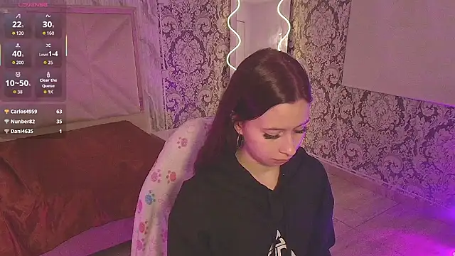 katana_tay (F teen) - pussy close up