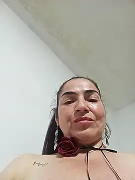 maryroze_ (F milf) - En cuatro+ nalgadas🔥