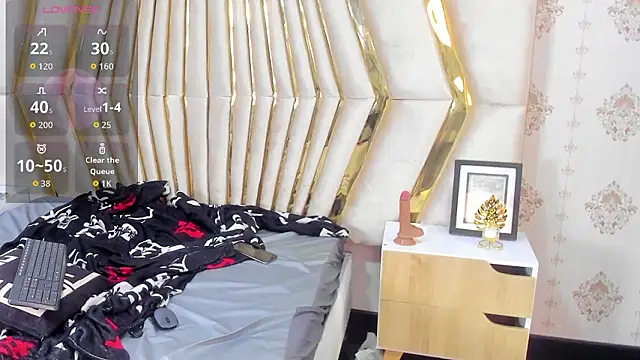 kaiabrown (F young) - show pussy + zoom