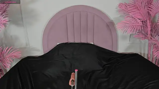 Tamaramilleer webcam stripchat model stream image