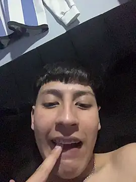 stiven_017 (M young) - masturbation in ticket show