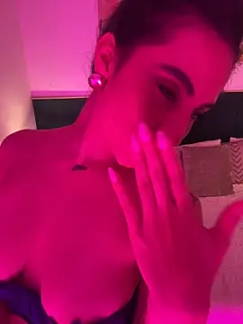 Webcam Model (IrinaBlanc)  is live.Free join now!