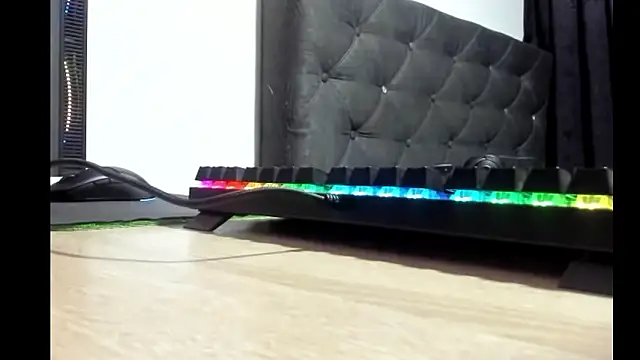 coolfriki - Coolfriki's free webcam - UK Sex Cams