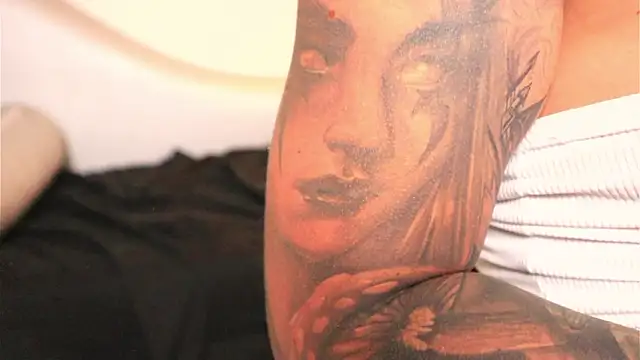 ashleyvalirya webcam