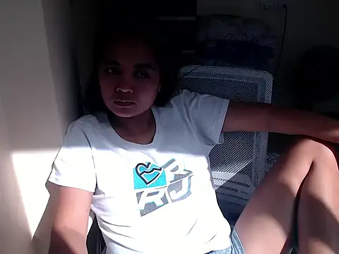 xTheLastVIRGINx webcam