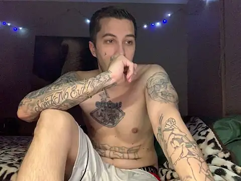 bwcjoshbanks97 (M young) - Oil body and big dick  💦