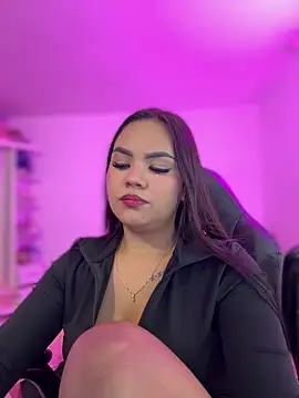 amber_white15 (F young) - Fingers in my pussy + squirt 🥵💦