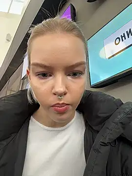 ashleymur (F teen) - naked show