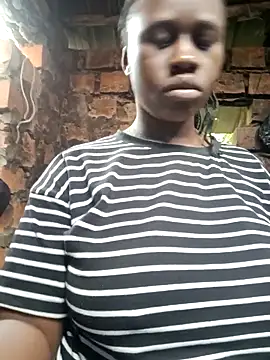 Black_juicy24 webcam