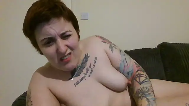 Tiara_XOX webcam stripchat model stream image