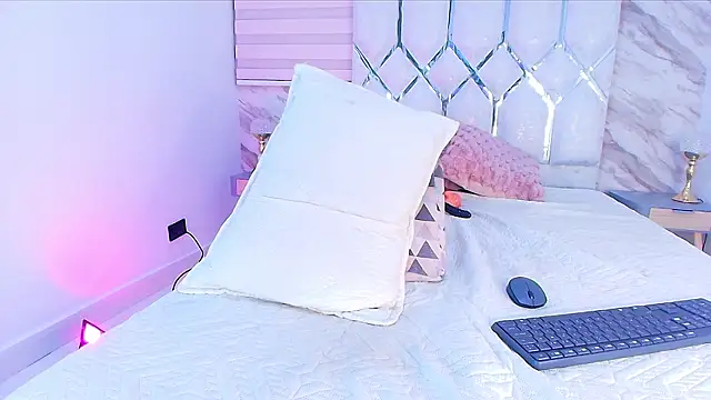 cataleya_ebony_ webcam