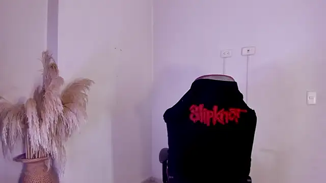 carolinemiller7 webcam