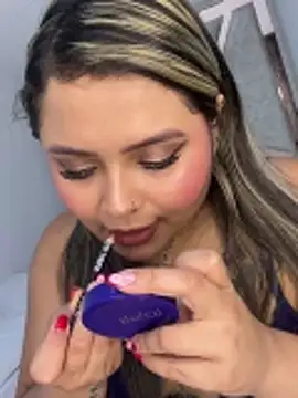 Webcam Model (ashley-swift-) is live